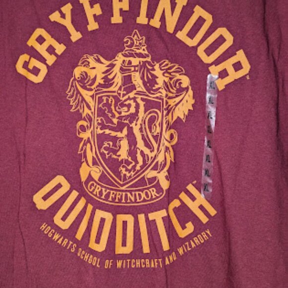 Harry Potter Short Sleeve Shirt Men's XL Maroon Gryffindor Quidditch NEW W/ Tag - Picture 4 of 5